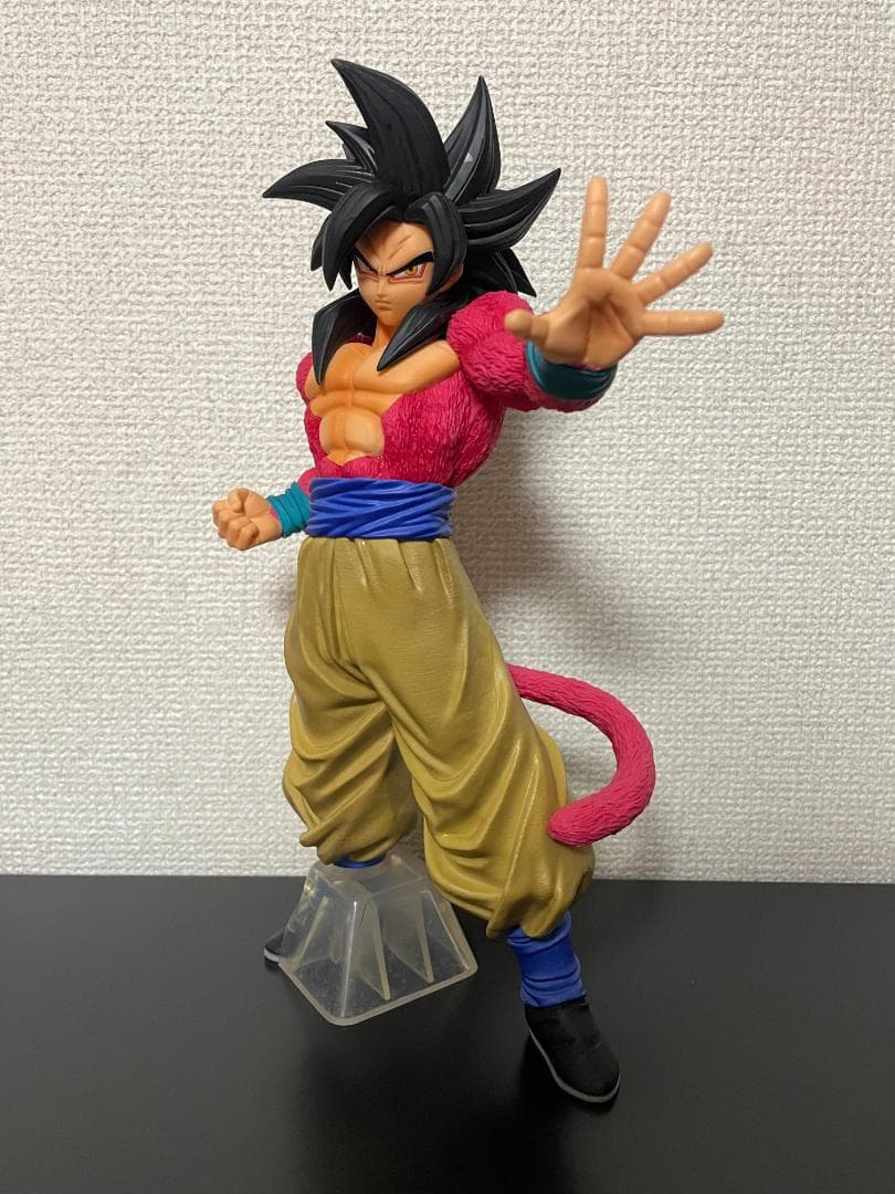 グレイテストサイヤン ゴジータ、悟空、ベジータ3体セット➕GTロゴフィギュア