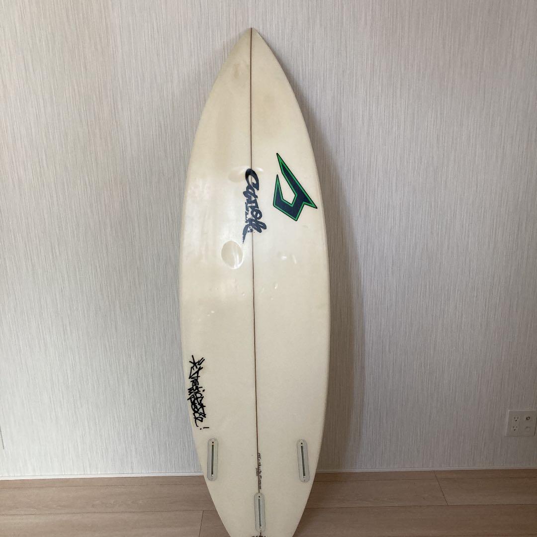 サーフボード、ショート、ジャスティス、クランキー、フィン付き