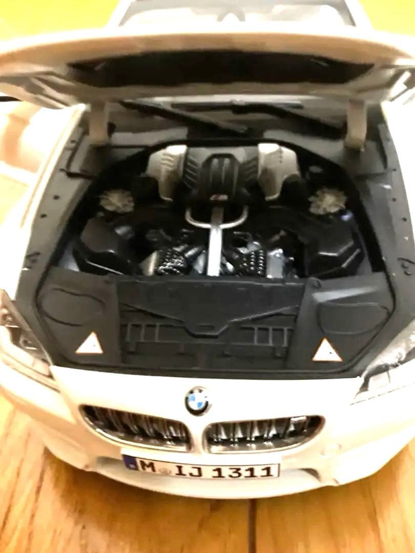  M6 Coupe Alpine White ミニカー
