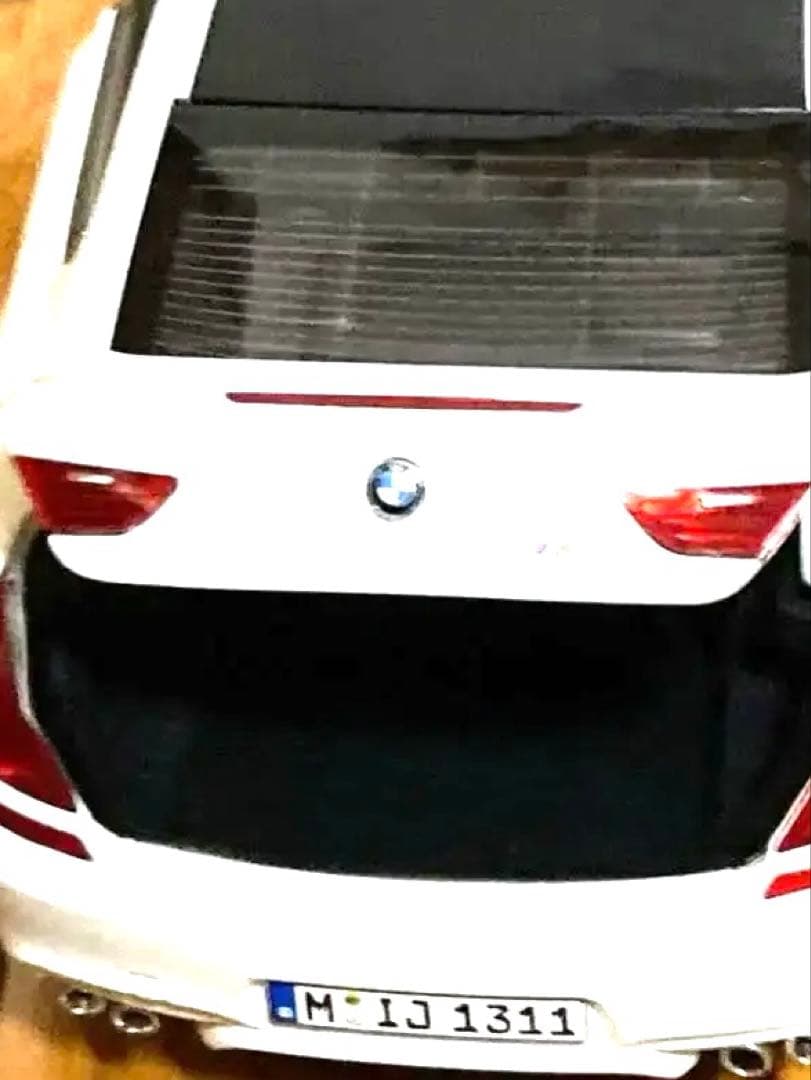  M6 Coupe Alpine White ミニカー