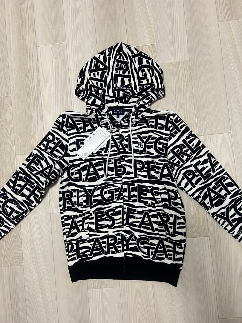 PEARLY GATES ロゴフード　パーカー
