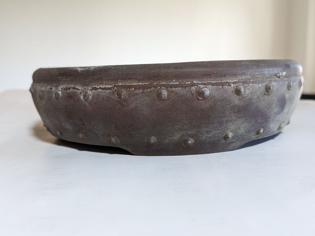 ♦中国古美術品 宜興窯賓山倣古 紫砂 紫泥 鋲打ち丸形三足ミニ盆栽鉢古玩 骨董品