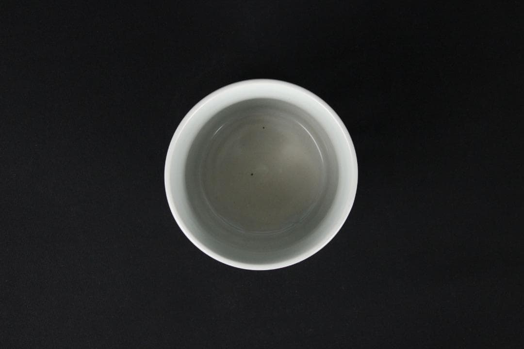 中国景徳鎮製 染付浮彫松竹梅文 水指 黒塗蓋付 茶道具 Eo21-20