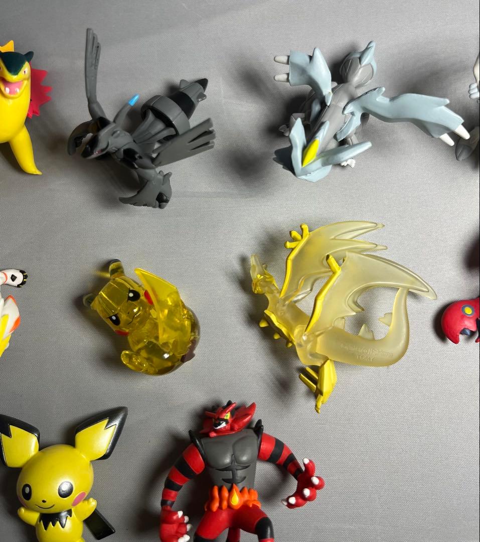 ポケモン　pokemon モンコレ　ピカチュウ　12体　まとめセット
