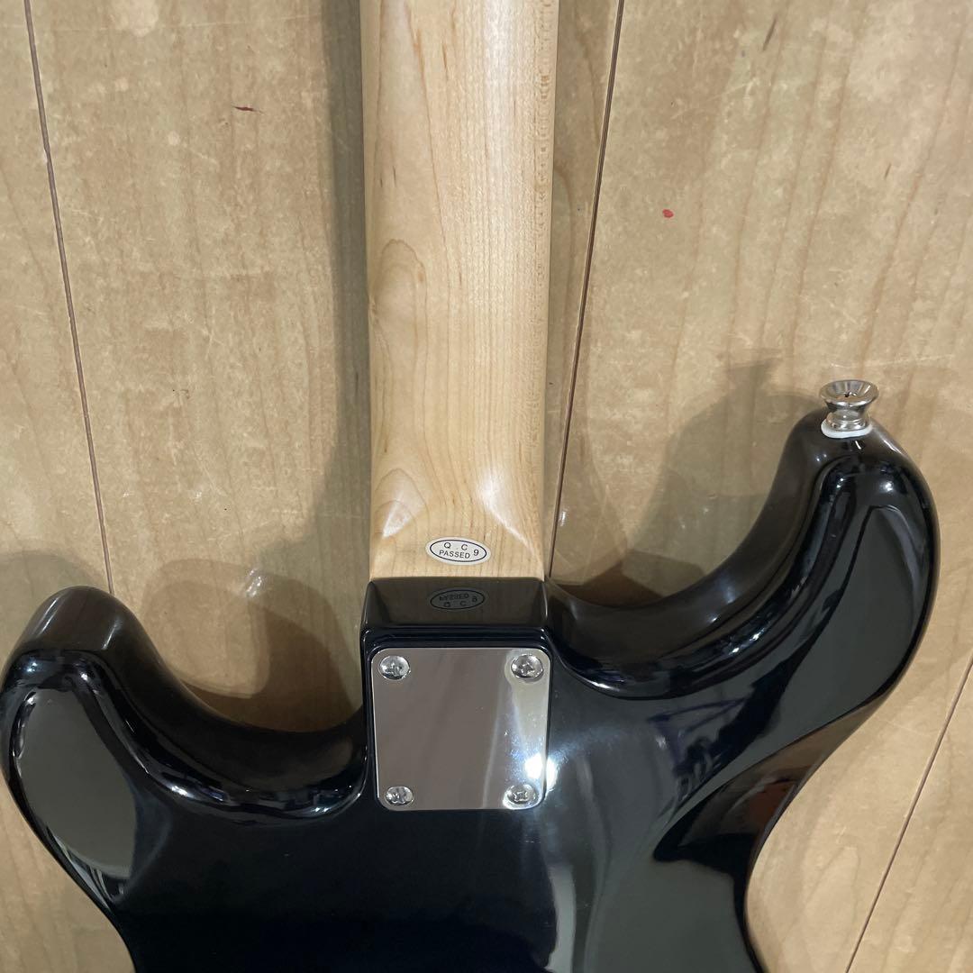 新型　フォトジェニック　ストラトキャスタータイプ　弦高調整済み　です