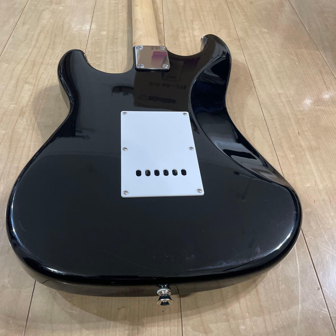 新型　フォトジェニック　ストラトキャスタータイプ　弦高調整済み　です