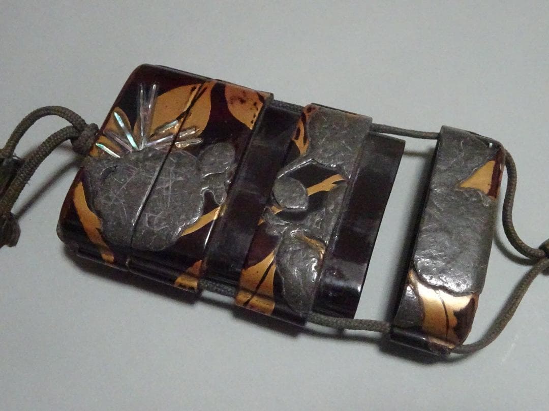 ◆光琳蒔絵印籠◆松山茶花蒔絵鉛螺鈿◆江戸中期◆