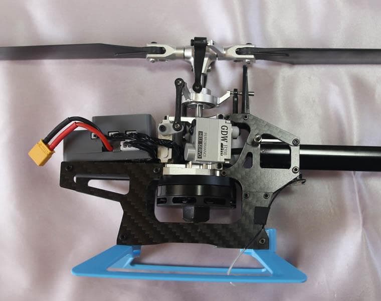 FWー200 GPS内蔵ヘリコプター　背面安定