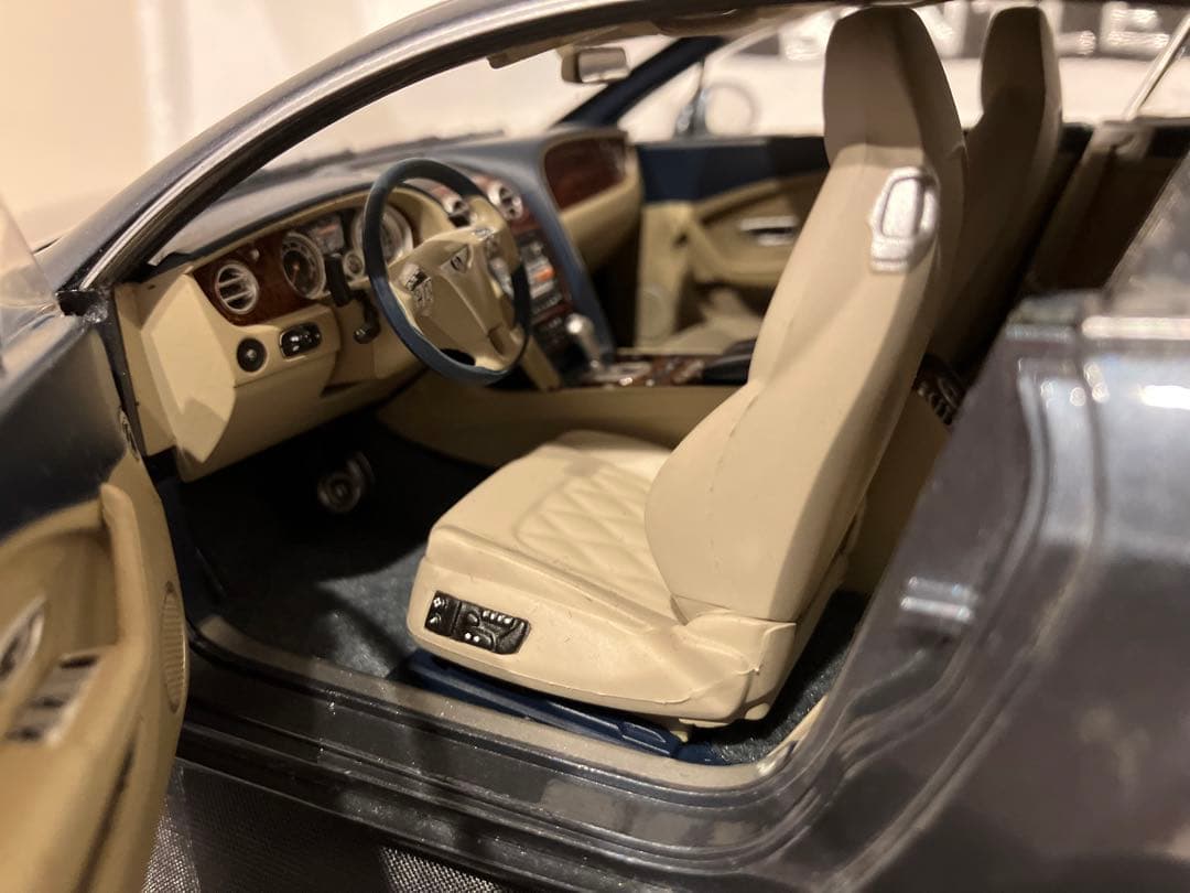 1/18 PMA ミニチャンプス ベントリー Continental GT