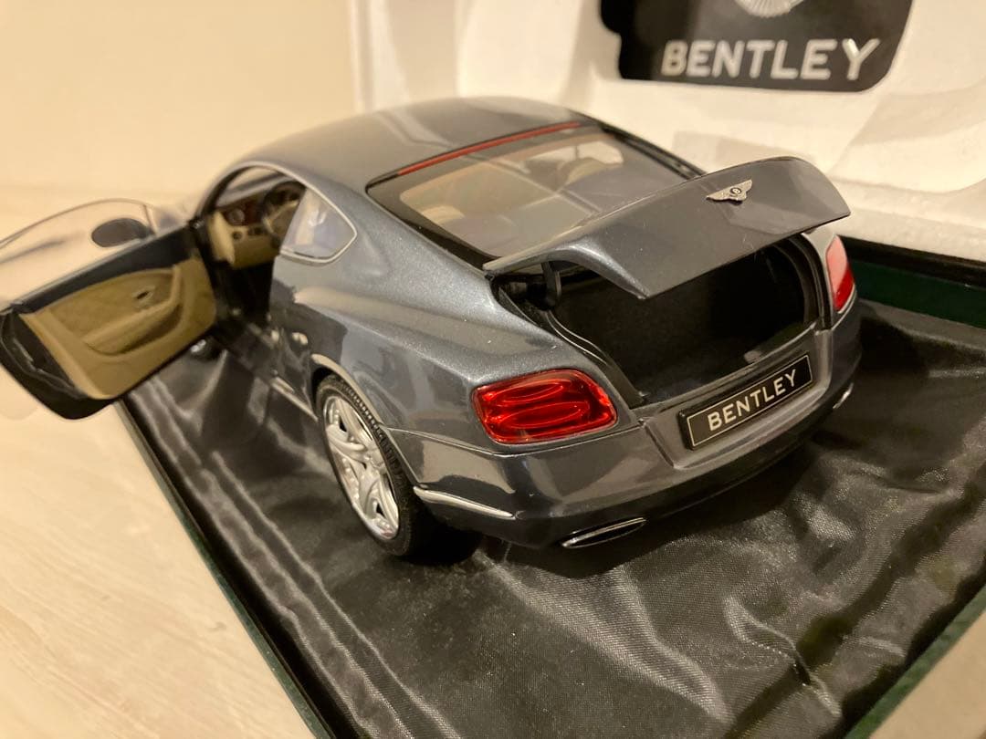 1/18 PMA ミニチャンプス ベントリー Continental GT