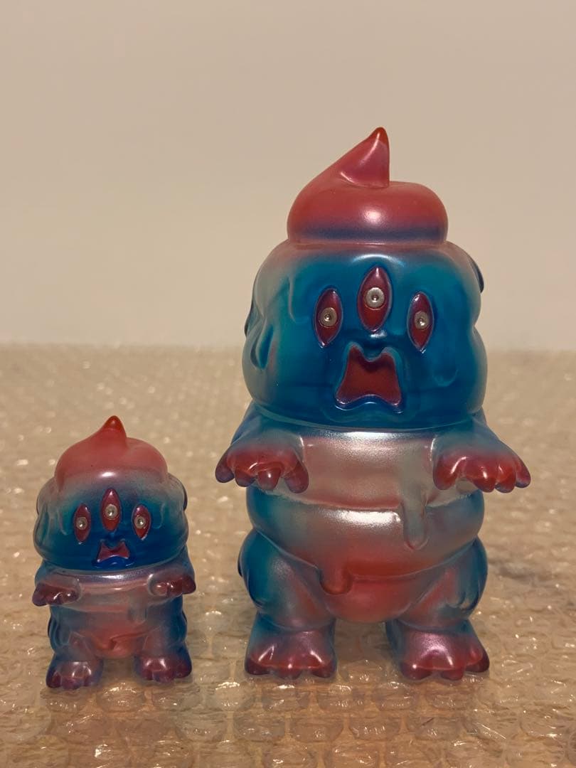 アートジャンキー とぐろ怪獣シットン＆ミニシットン コンビクト別注カラー