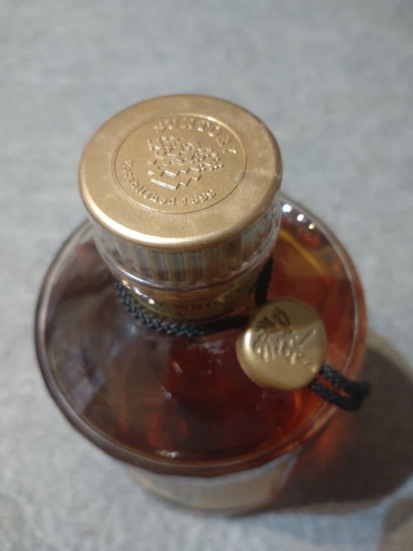 古酒　サントリー　響　ゴールドラベル