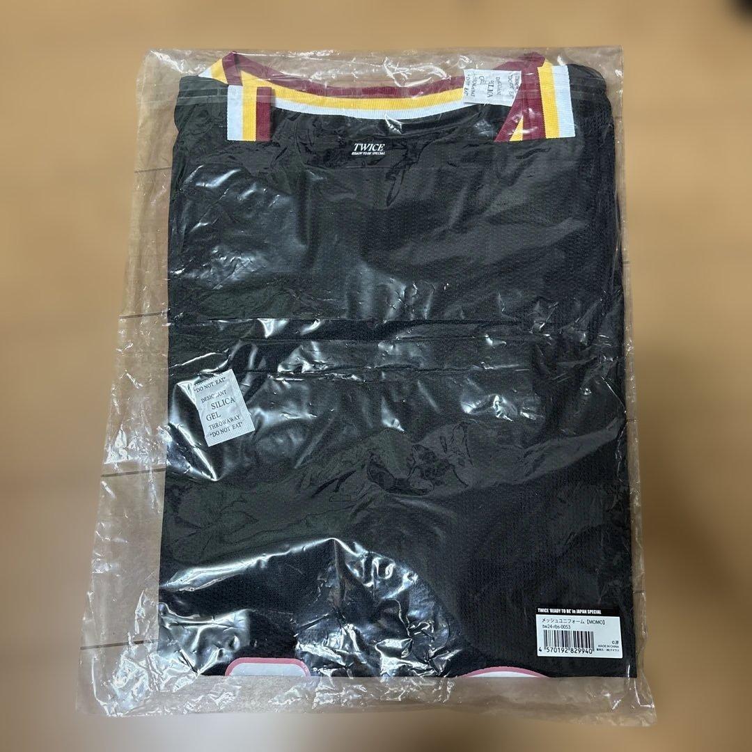 TWICE MOMO ユニフォーム