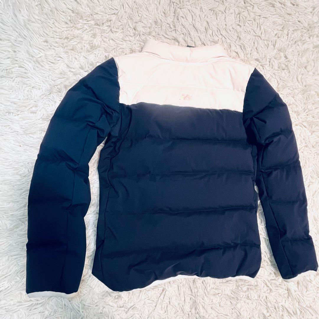 ダウンジャケット ネイビーとホワイト