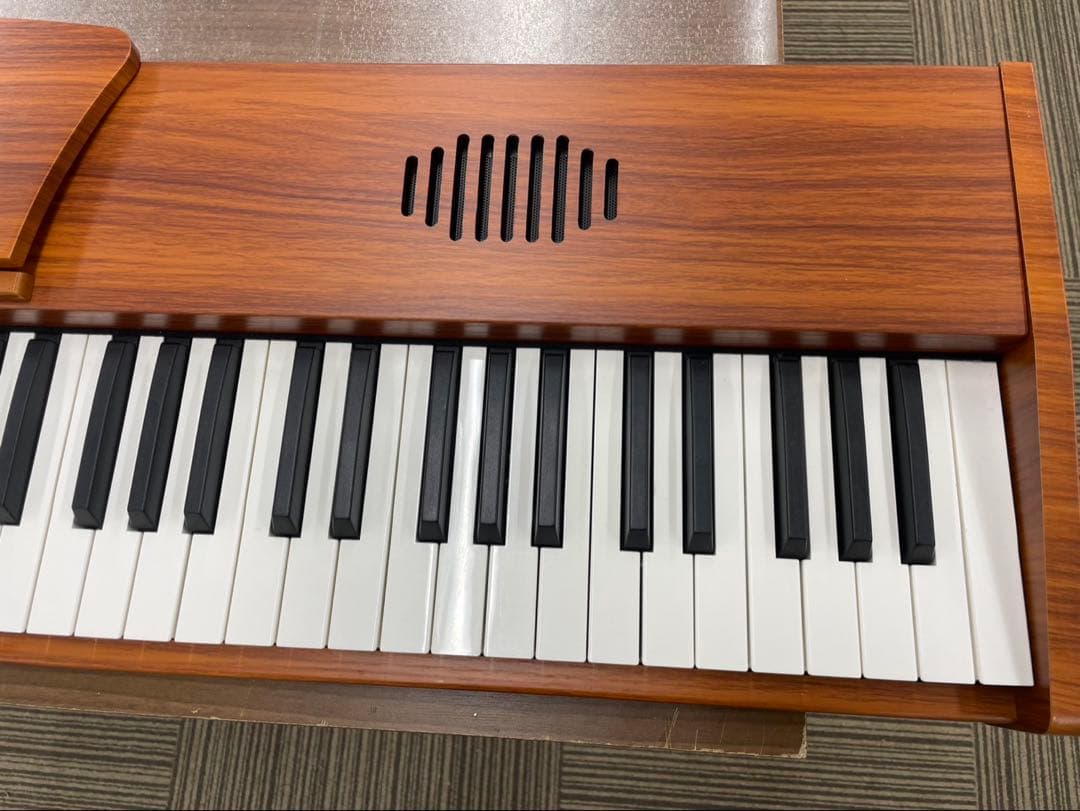スタンド付き　電子ピアノ88鍵盤　木目調ボディ　ウォールナット