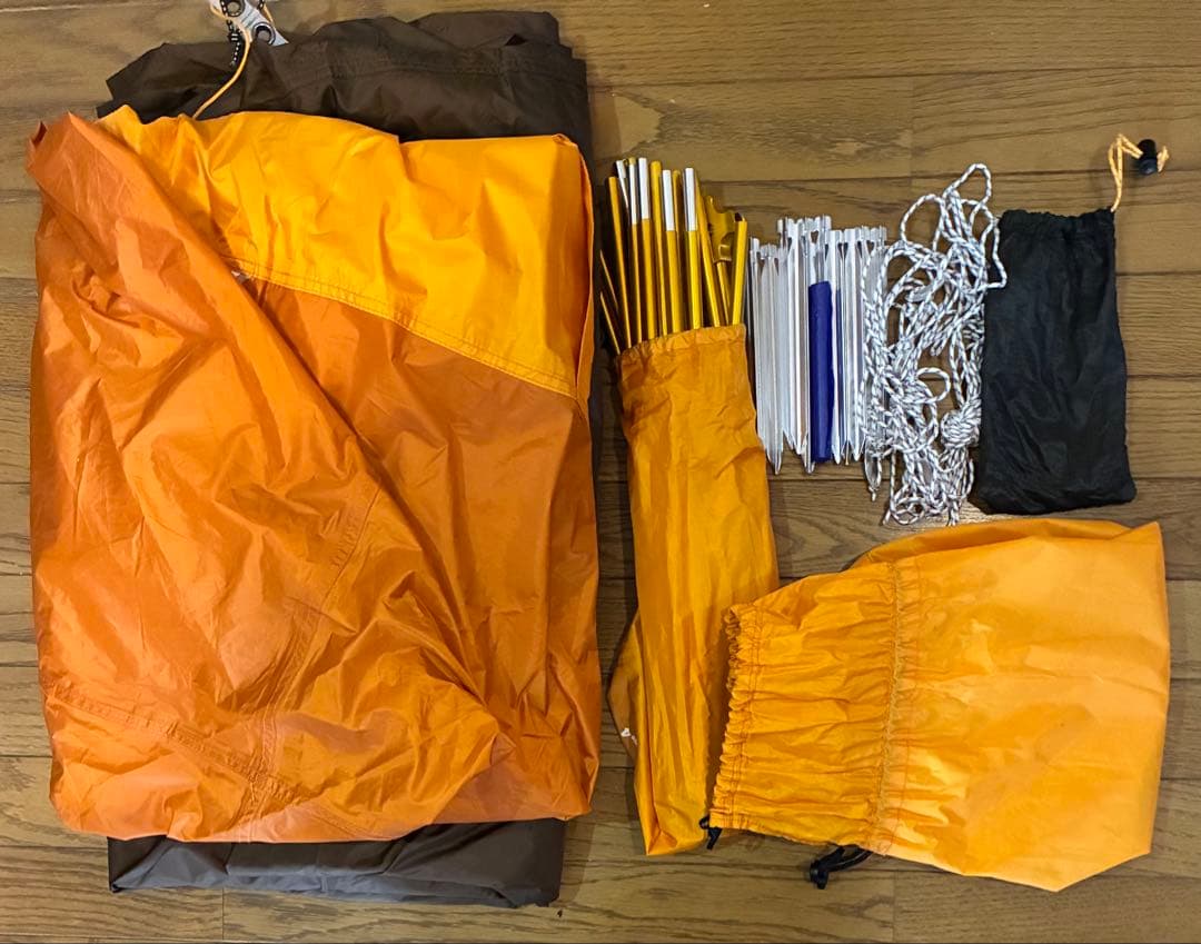 モンベルクロノスドームmont-bell 4人用　オレンジ