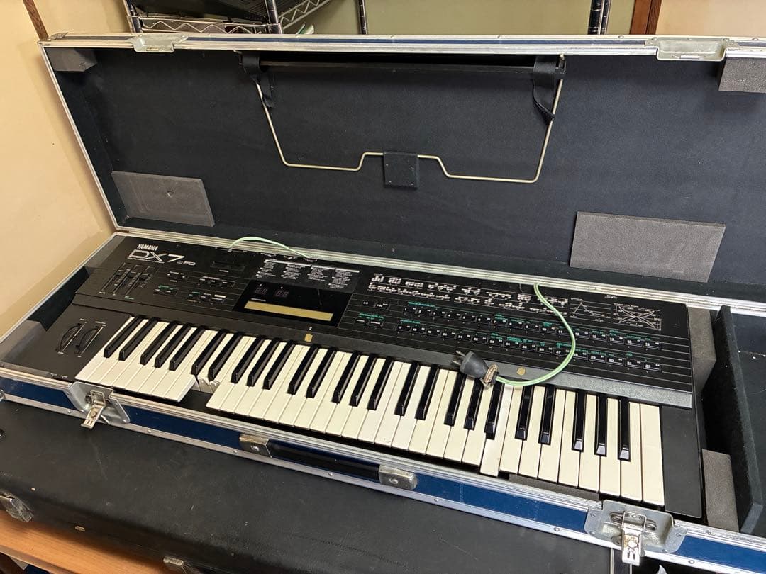 Yamaha DX7 II FD シンセサイザー 61鍵盤 ケース付き