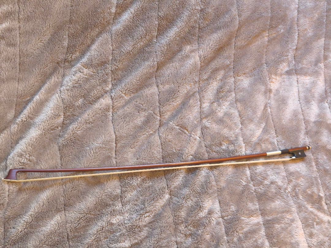 美品 4/4 バイオリン（裏板一枚板）弓・ケース・松脂・肩当てセット／すぐ演奏可