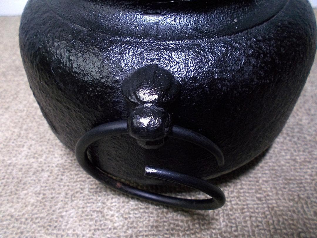 良品 未使用多数 茶道具 鉄鋳物 茶釜 五徳 風炉 釜環 おまけで織部敷板