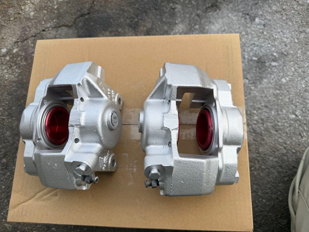 シルバーキャリパーブレーキ12インチ KAD赤いピストン