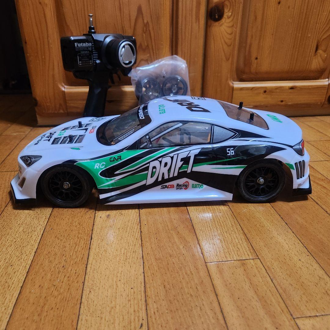 タミヤ ドリフト ラジコン フルセット　TT01　白　86　　　　　　tt02