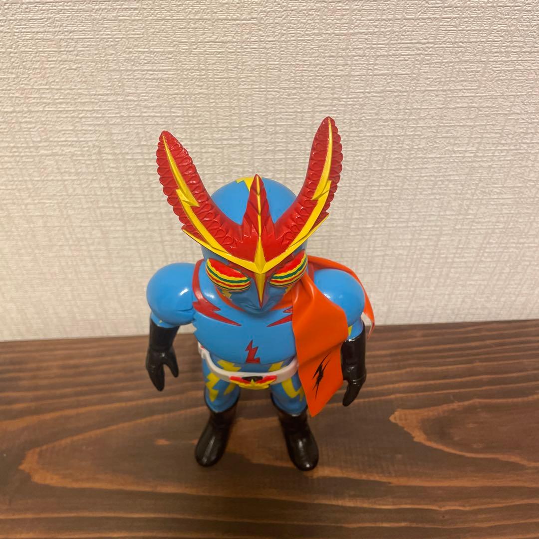 メディコム・トイ 東映レトロソフビコレクション イナズマンF ソフビ