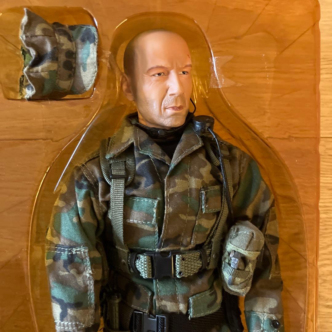 ブルース•ウィルス　999限定フィギュア