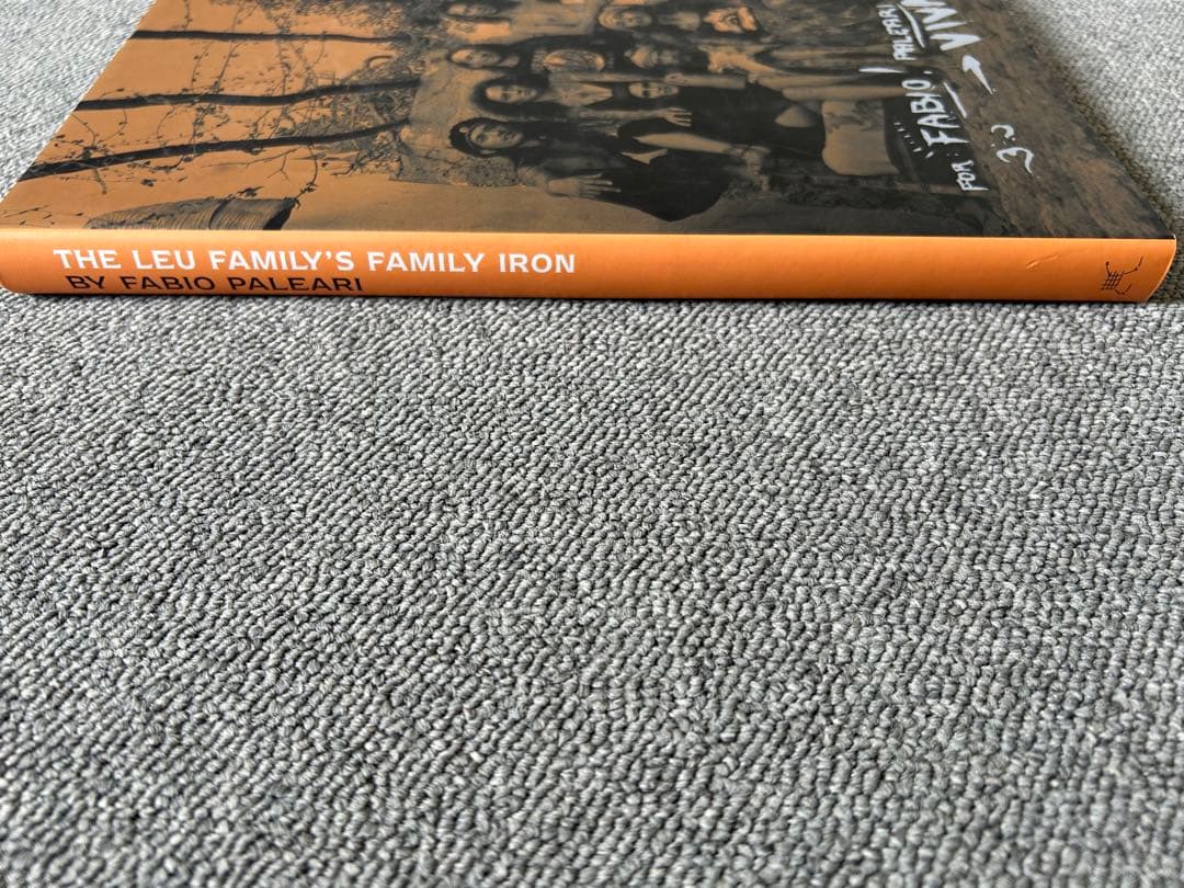 超レア本 The Leu Family's Family Iron