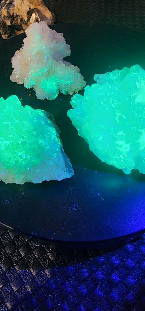 蛍光アラゴナイト クラスター　３セット