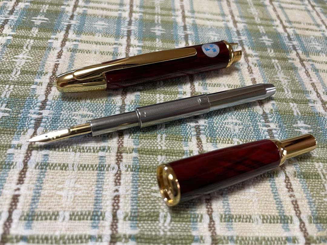 PILOT キャップレス 万年筆 マーブル　 字幅F
