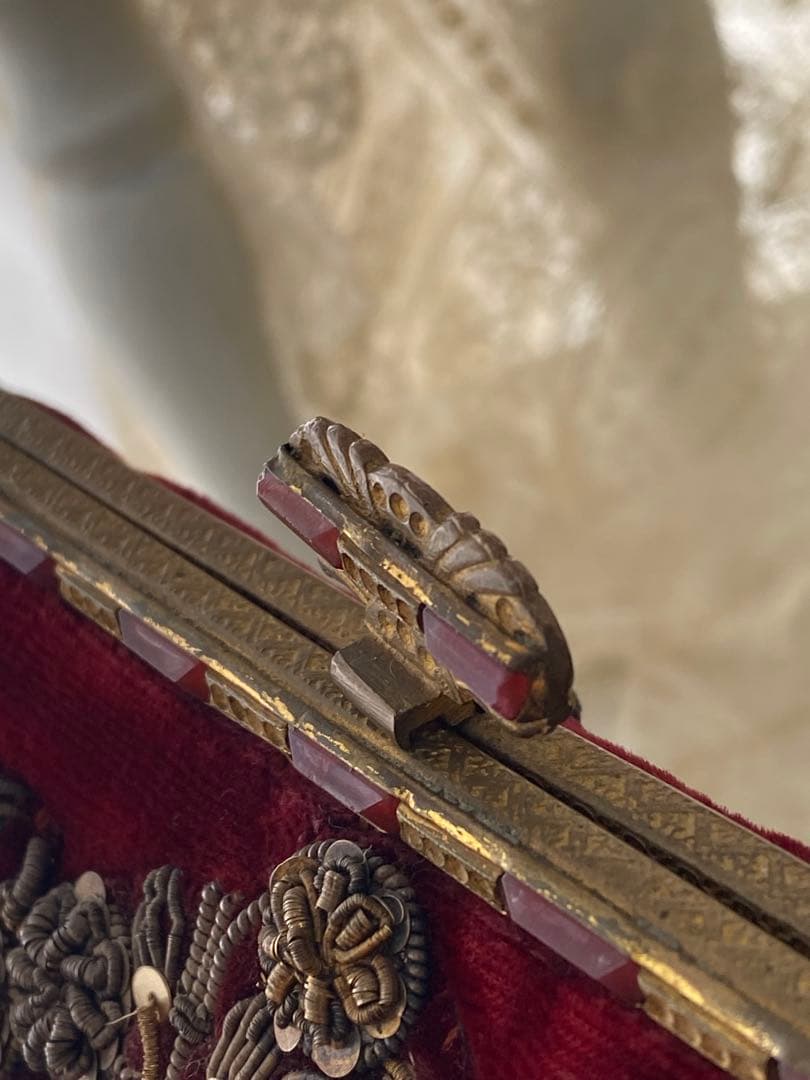 英国アンティークゴールドメタリック手刺繍パース　ベルベット　瑪瑙イギリス　花