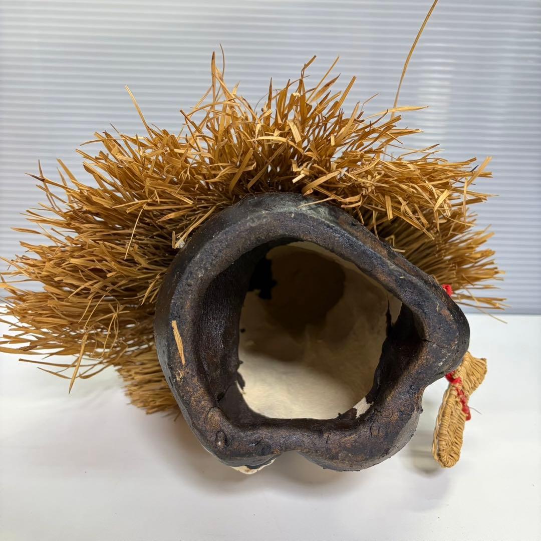 信楽焼？ たぬき タヌキ 狸 置物 焼物 傘 蓑 藁草履 30cm