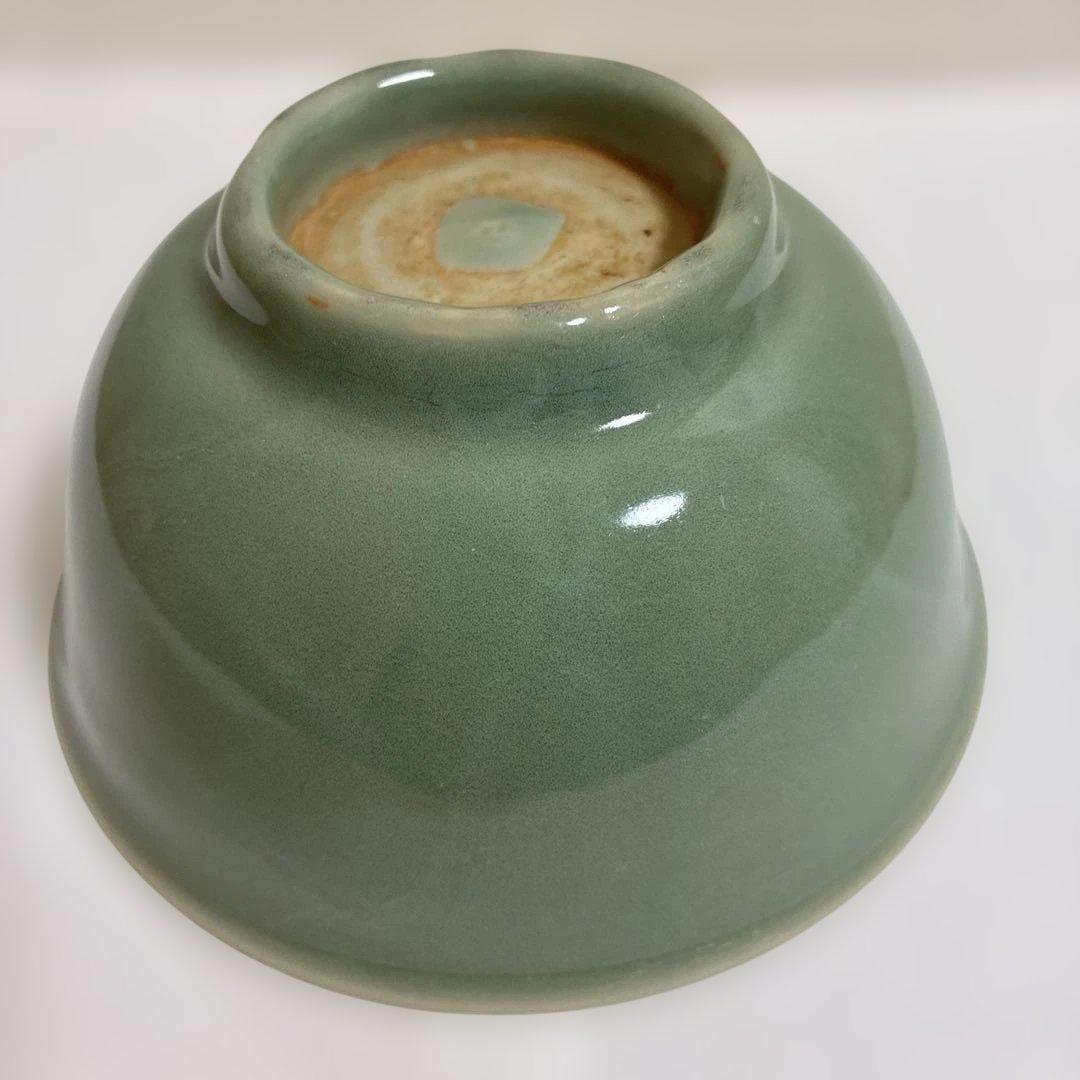 緑色の茶碗 木製箱付き 青磁鉢