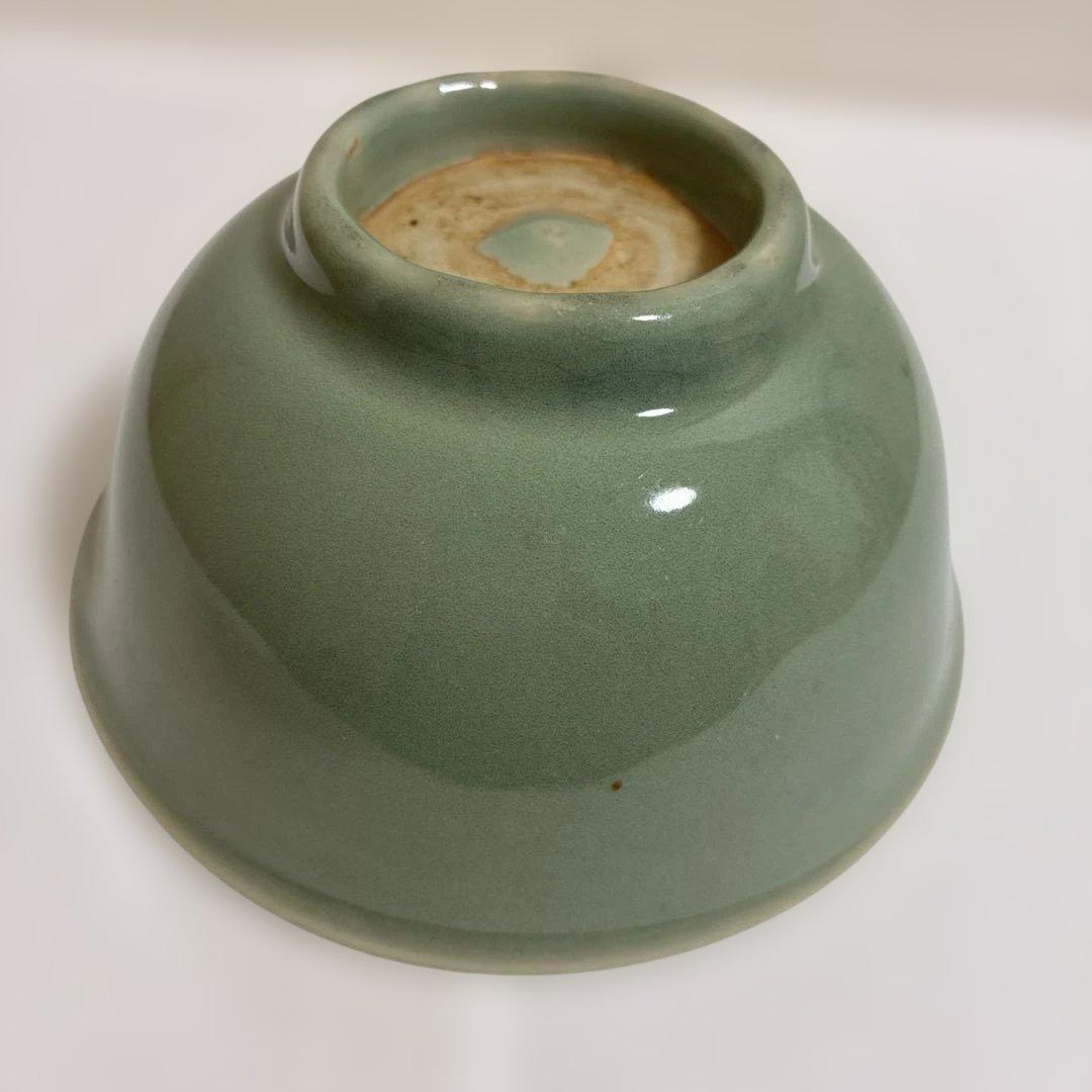 緑色の茶碗 木製箱付き 青磁鉢