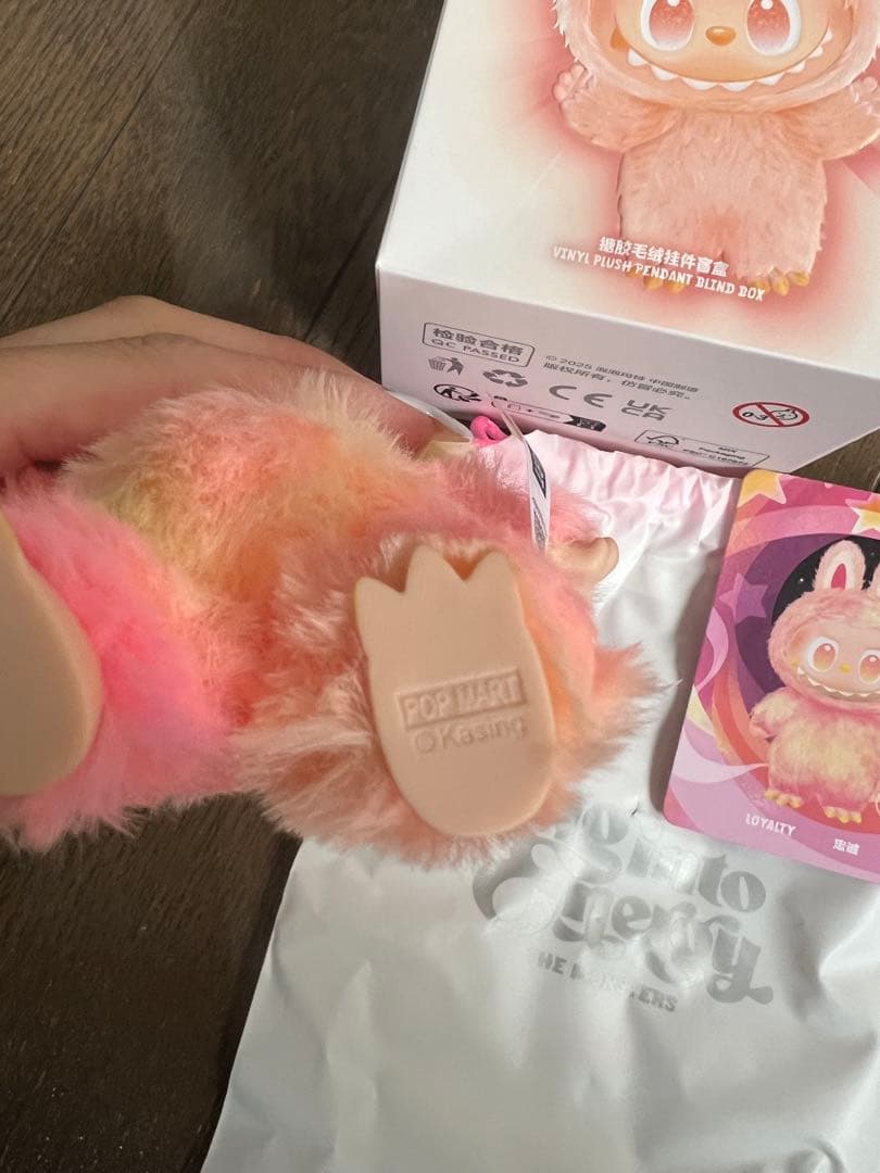 新品　Labubu ビッグイントエナジー 4体セット