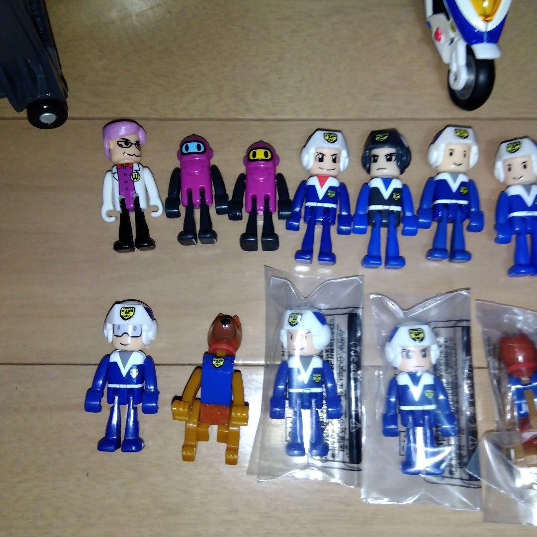 ハイパーブルーポリス　01号＆03号＆ガードナー＆キッズ16体＆ミニカー34台