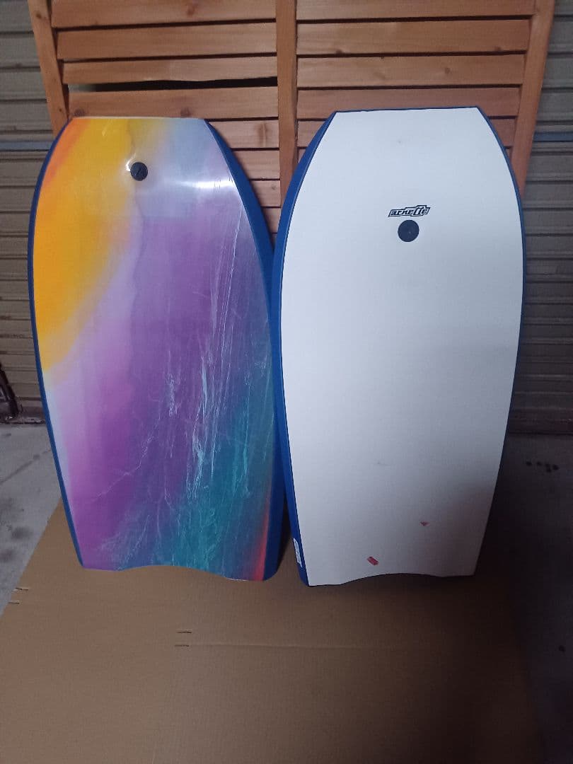 KAKAです。　　　　　　　ボディボード 2枚セット カラフル