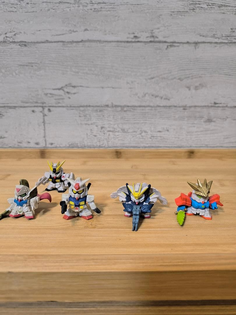 SDガンダムフルカラー全部で49体とパーツ