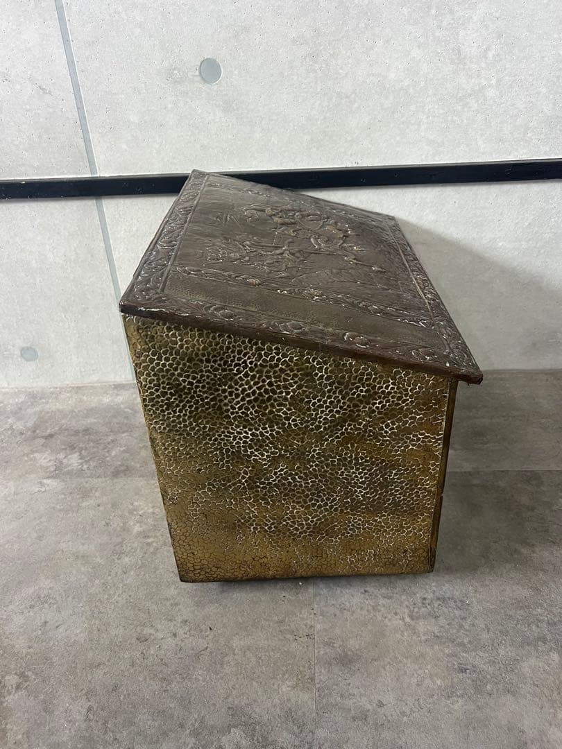 装飾的な銅属製収納ボックス