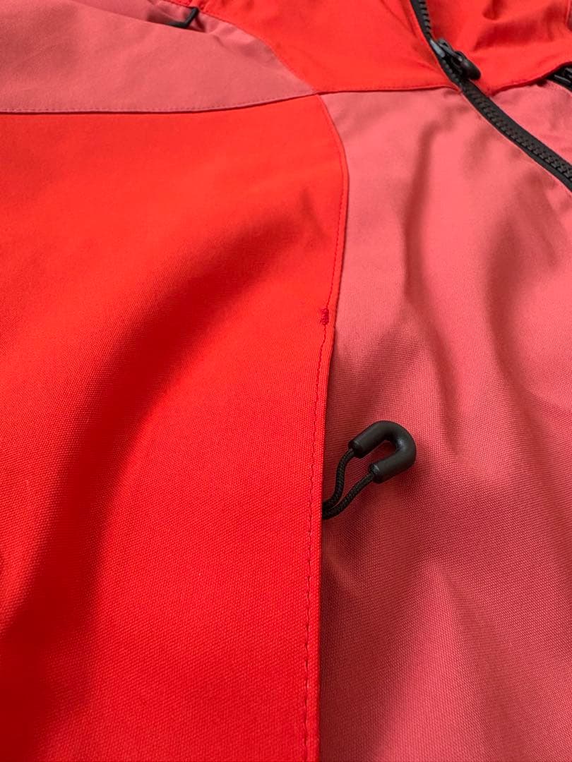 防水スキーウェア上下 赤 新品タグ付き