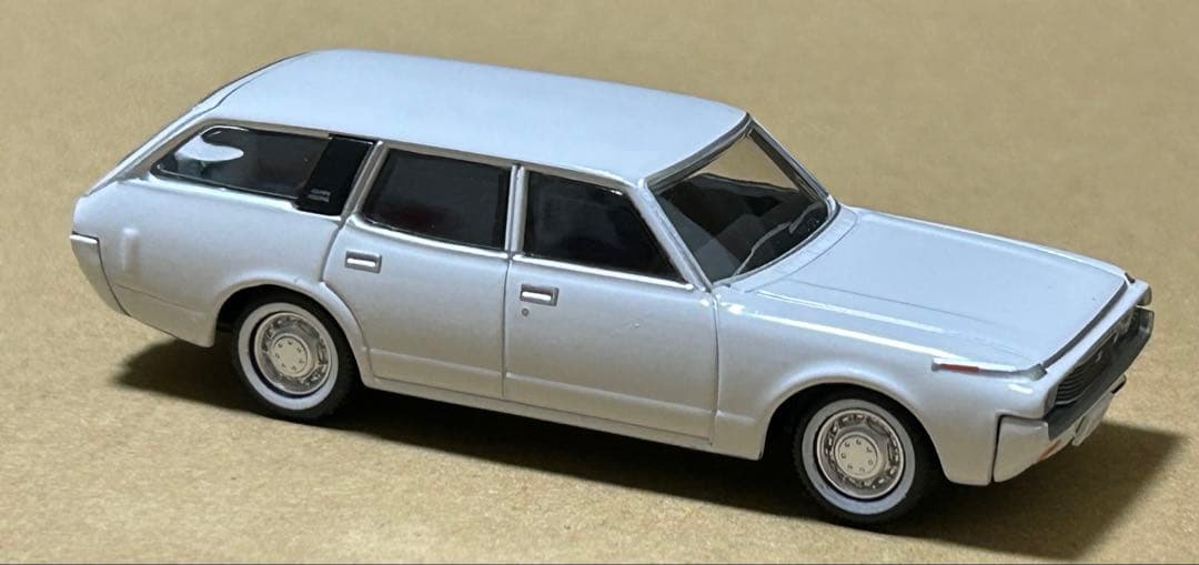 トミカリミテッドヴィンテージネオ トヨタ クラウン カスタム
