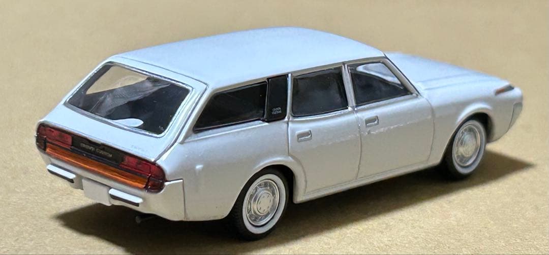 トミカリミテッドヴィンテージネオ トヨタ クラウン カスタム