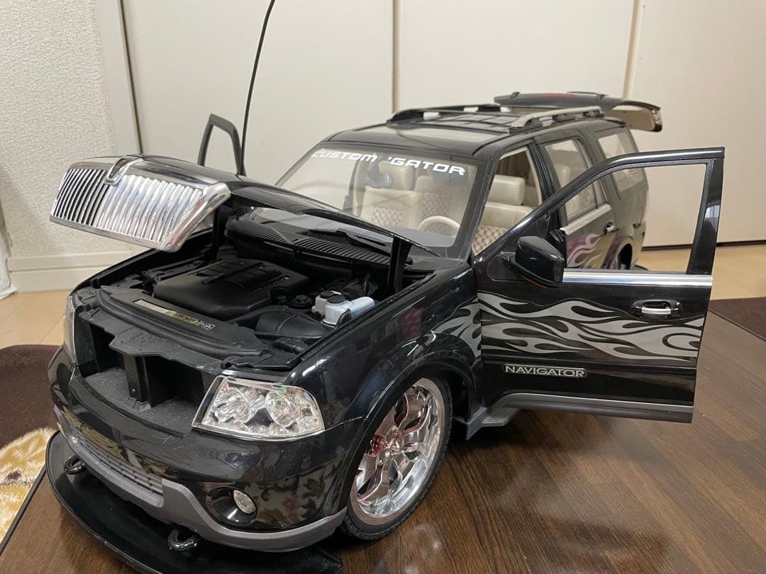 9/30まで！特大ラジコン1／8スケール　リンカーン ナビゲーター