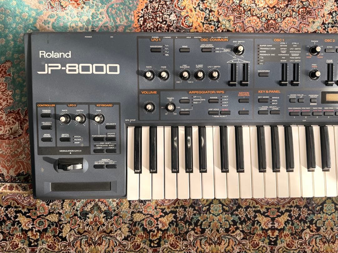 Roland JP-8000 シンセサイザー