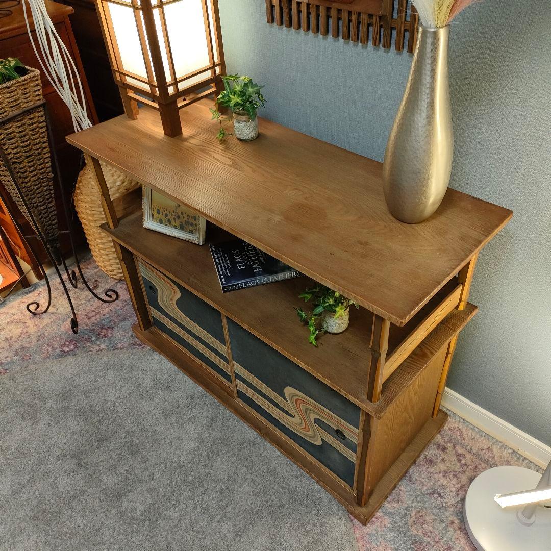 和モダン 飾り棚 サイドボード 昭和レトロ 流水文様 布張り 引き戸