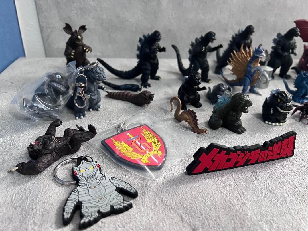 ゴジラ　フィギュア　グッズ　大量まとめ売り