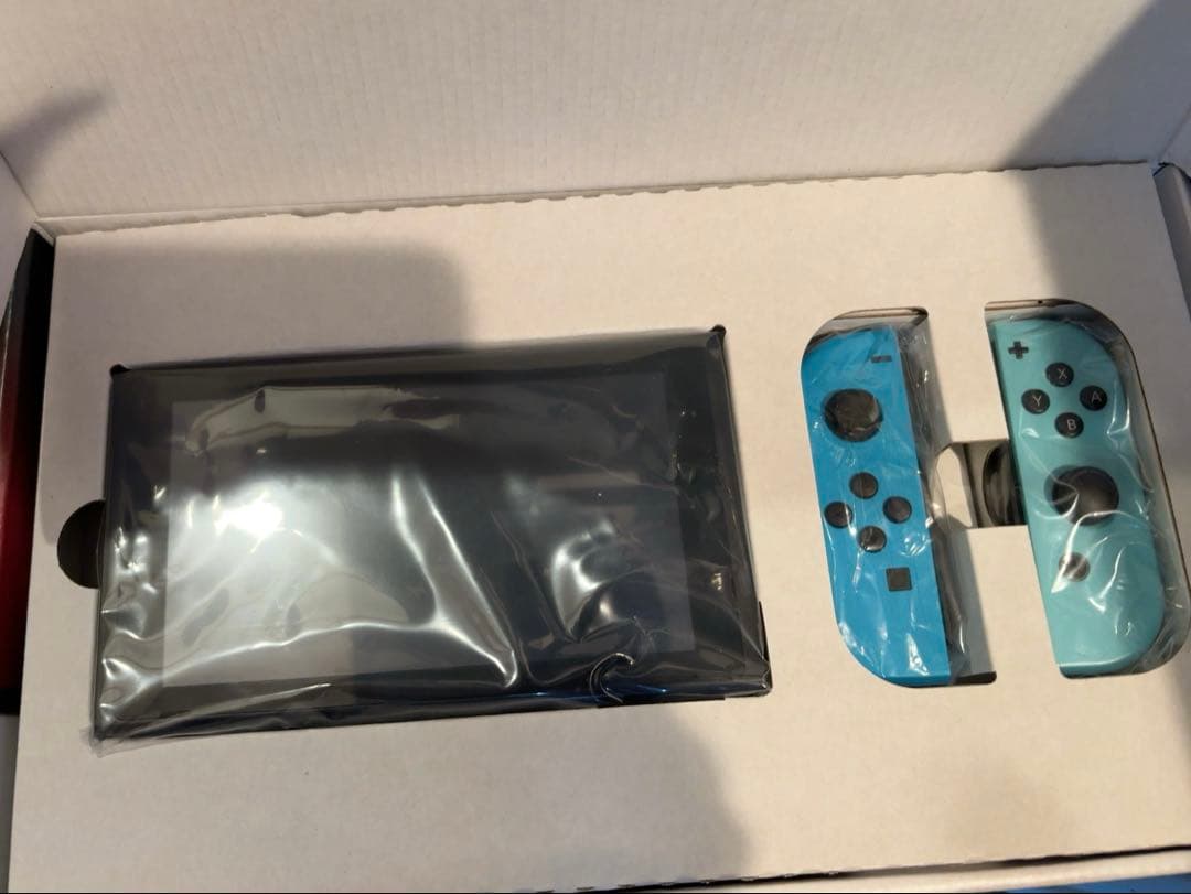 Nintendo Switch 本体　HDMIケーブル以外付属品あり　一部破損