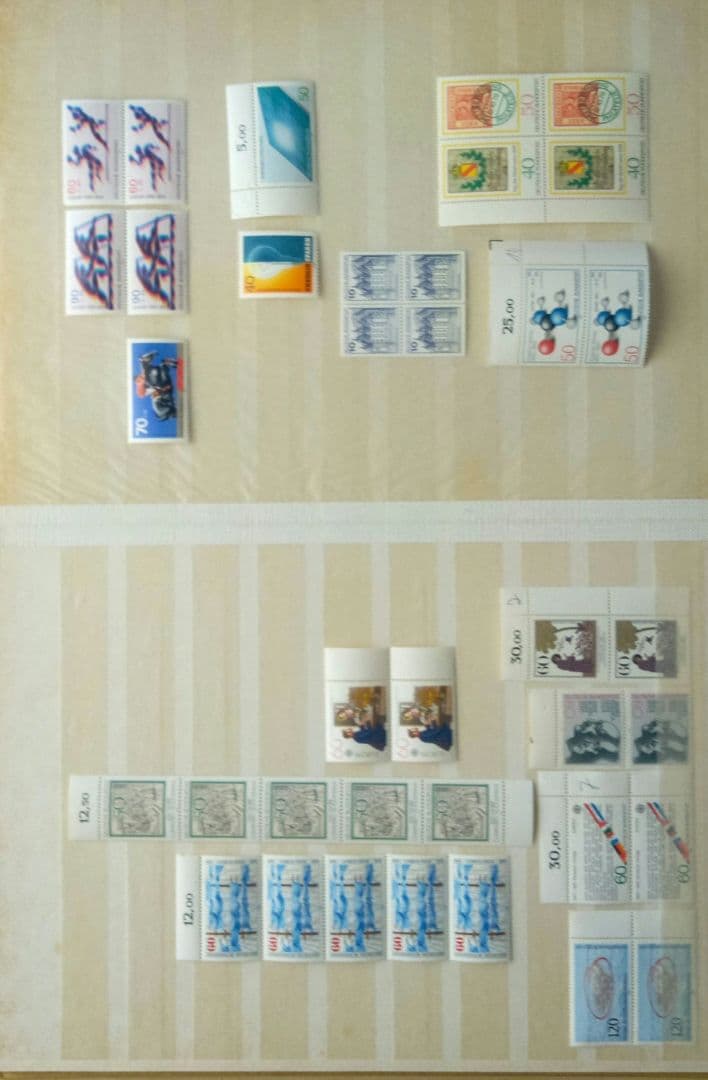 稀少逸品　欧米郵便記念切手77種183枚切手帳付1361-2