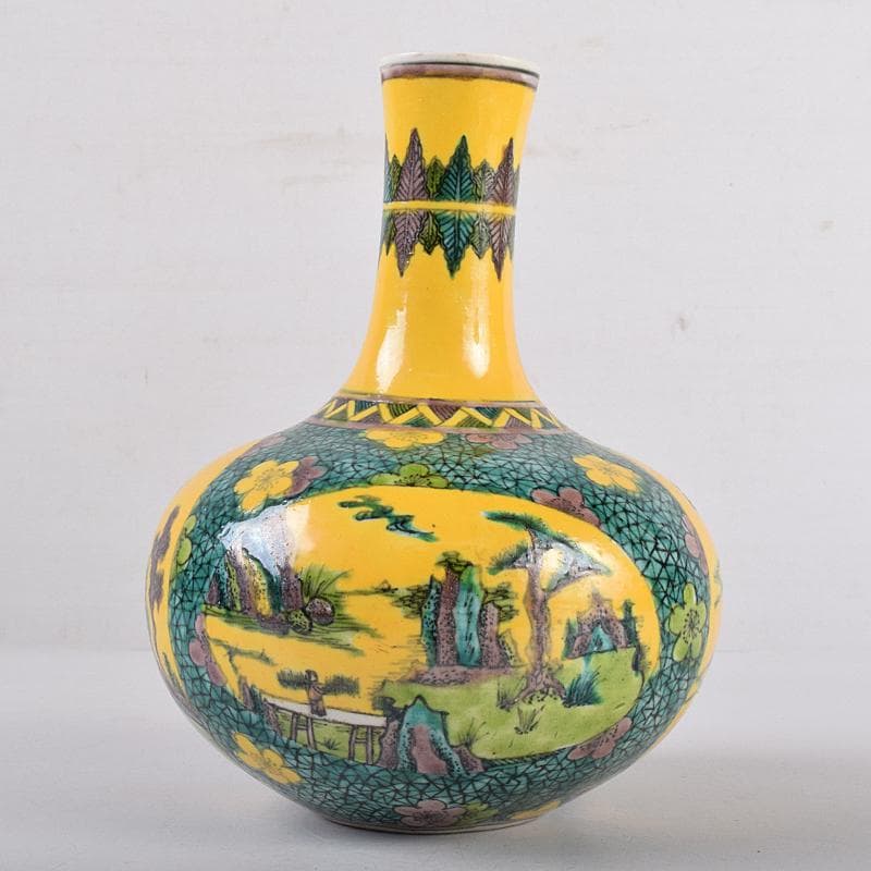 中国　世錦堂製　黄地粉彩　山水文　天球瓶　M　R8913