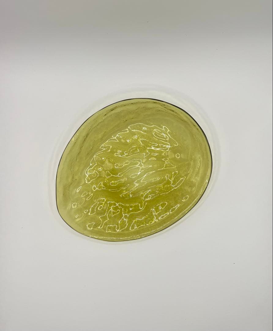 江戸ガラス　型吹きガラス　あわび型皿　黄色　ギヤマン　ビードロ　和ガラス